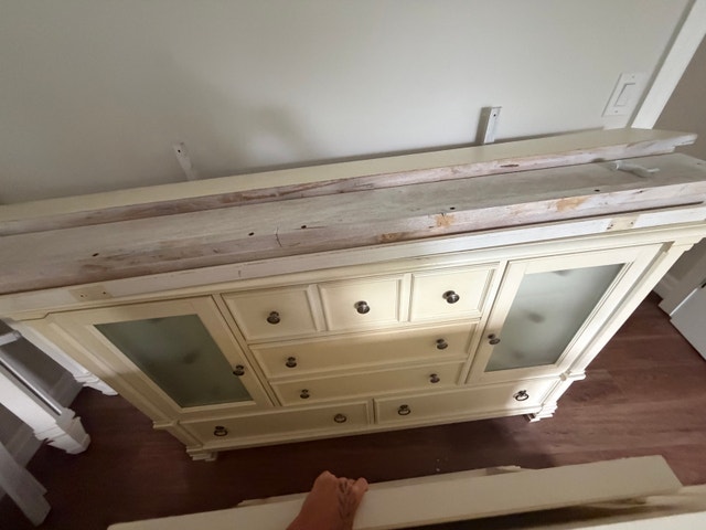 Queen Bedroom Set – Bed Frame, Dresser & Matching Mirror - photo 2