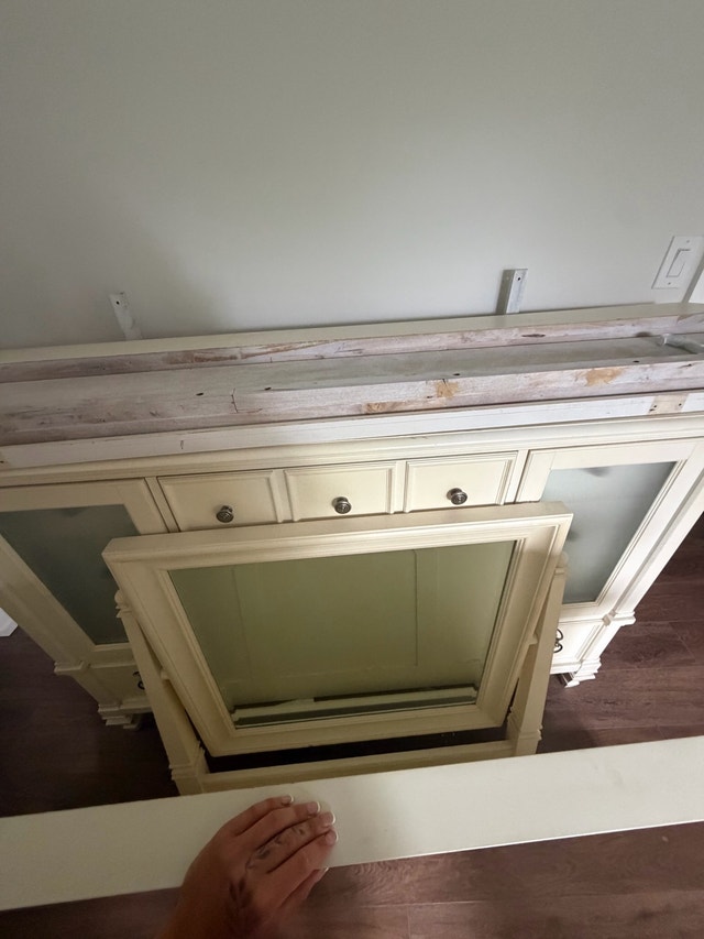 Queen Bedroom Set – Bed Frame, Dresser & Matching Mirror - photo 3