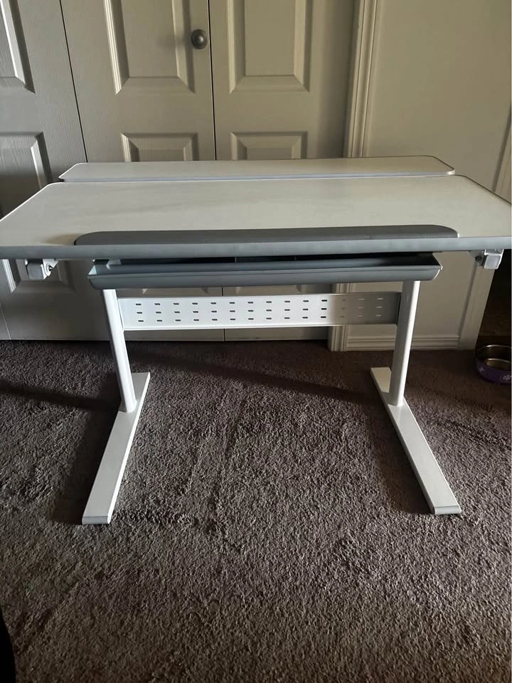 Adjustable kids desk - photo 2