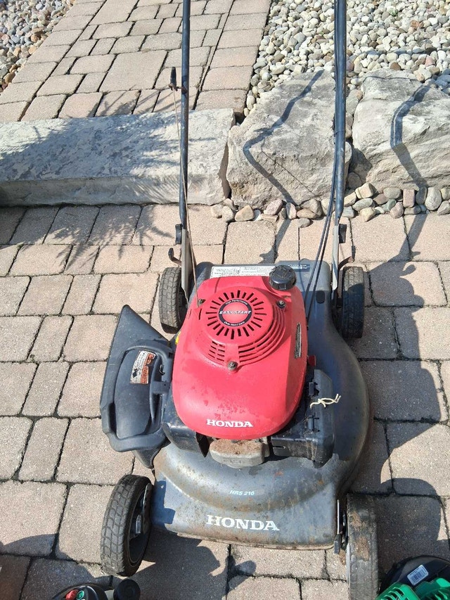 lawnmower & 2 leaf blowers - photo 4