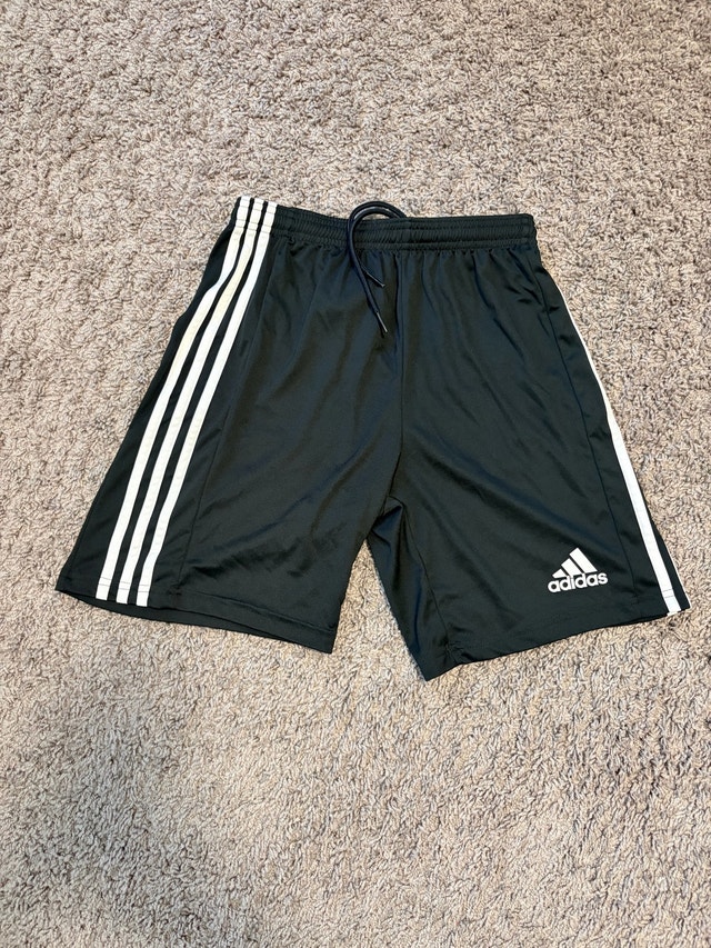 adidas kids shorts L