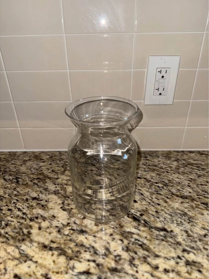 Glass Flower Vase - photo 2
