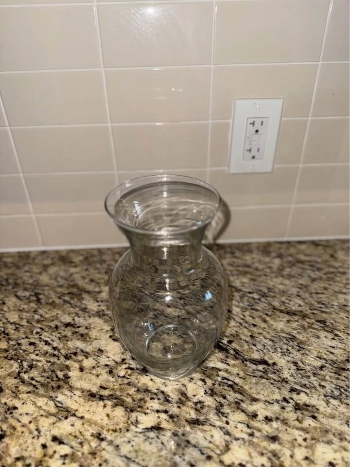 Glass Flower Vase - photo 3