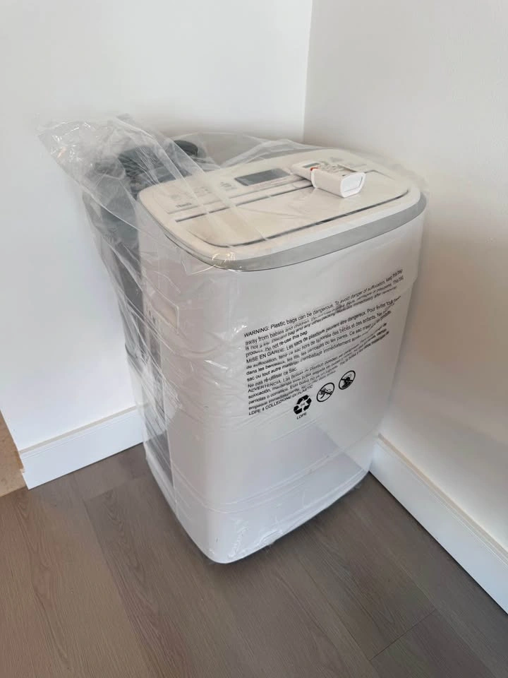 LG 14,000 BTU Dual Inverter Smart Portable AC (Like New) - photo 3