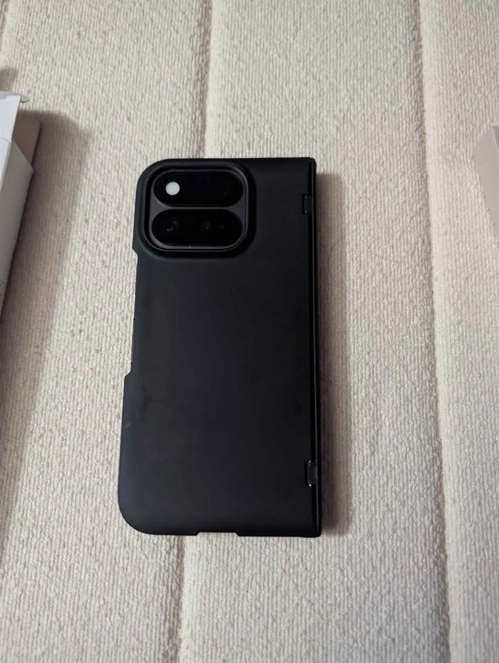 Google Pixel 11 Pro Fold - photo 2