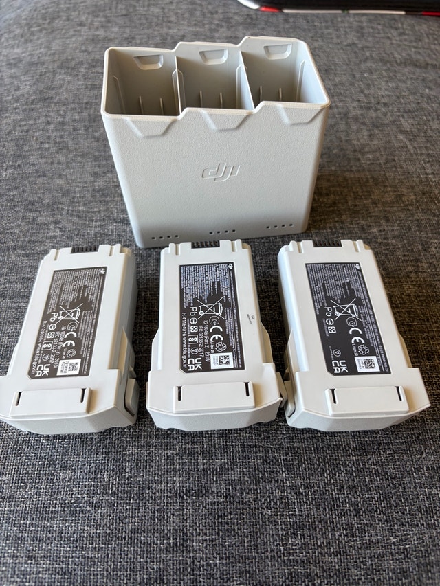 DJI Mini 3 Pro Two-Way Charging Hub With 3 batteries - photo 4