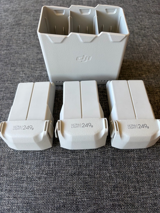 DJI Mini 3 Pro Two-Way Charging Hub With 3 batteries - photo 5