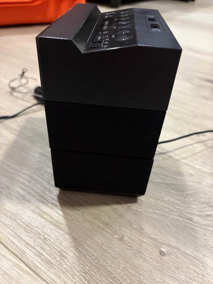 Soundfreaq wireless Bluetooth speaker and digital alarm clocks - photo 3