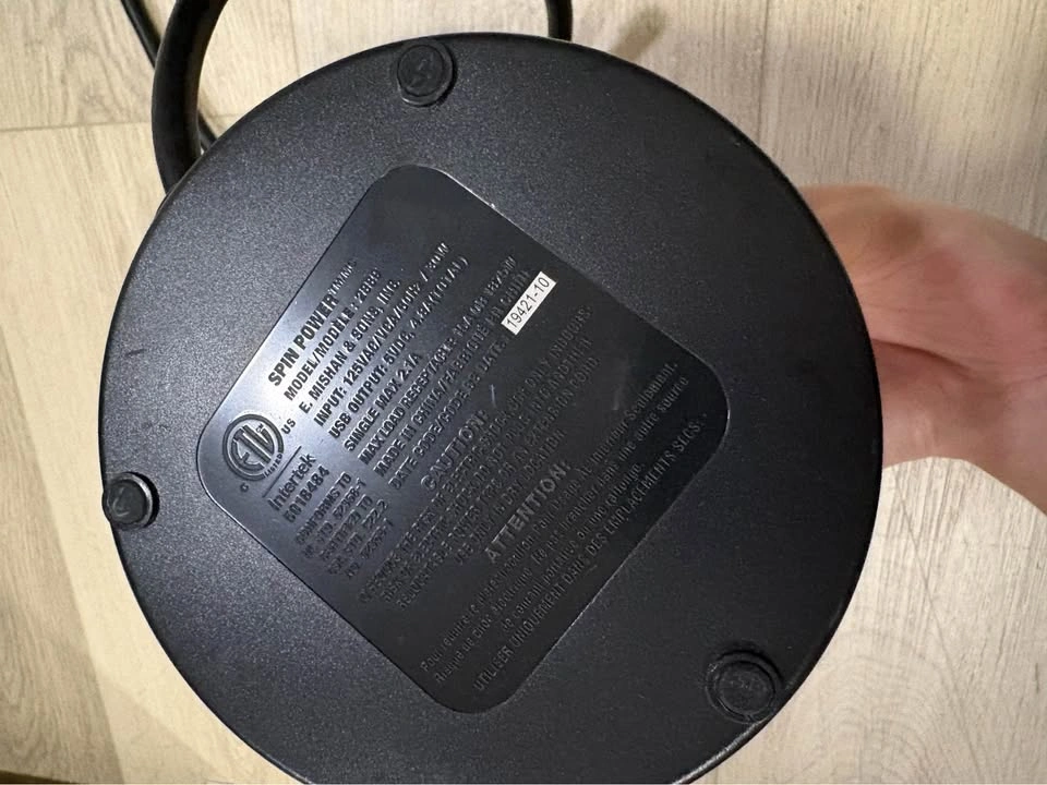 a Bell + Howell Spin Power charging station - photo 3