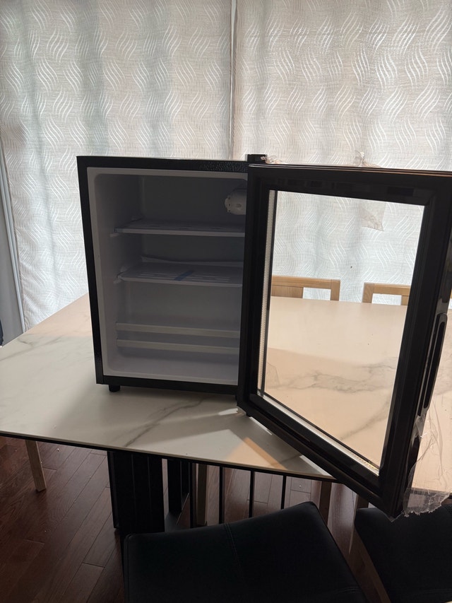 Mini Refrigerator - photo 2