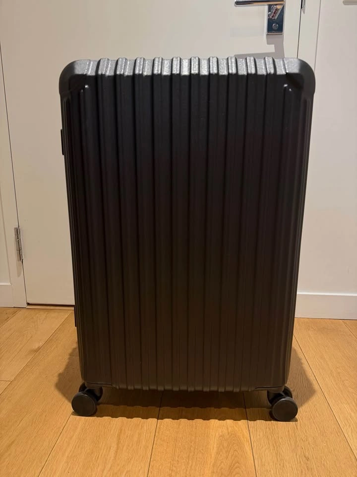 Brand New Hard Shell 28-Inch Lightweight Luggage 360 Spinner Whe - photo 2