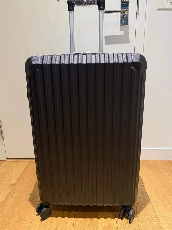 Brand New Hard Shell 28-Inch Lightweight Luggage 360 Spinner Whe - photo 5