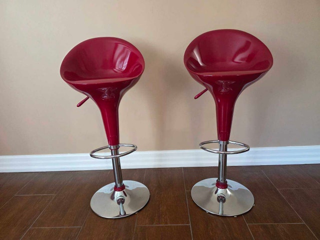 set of 4 Modern Hydraulic swivel bar stools - photo 3