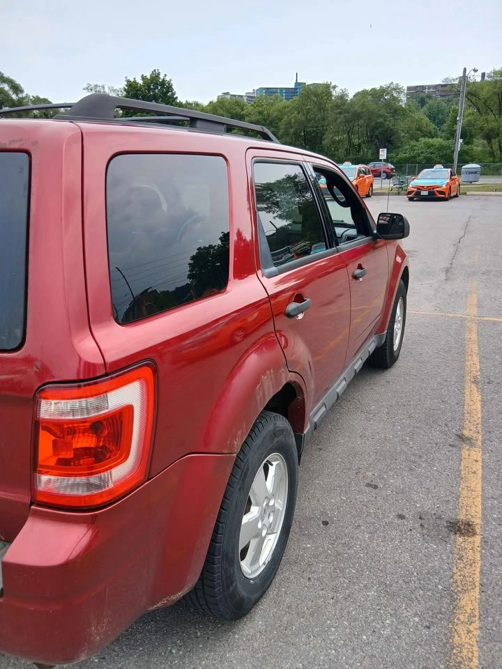 2012 Ford Escape XLT 4 cylinder FWD - photo 2