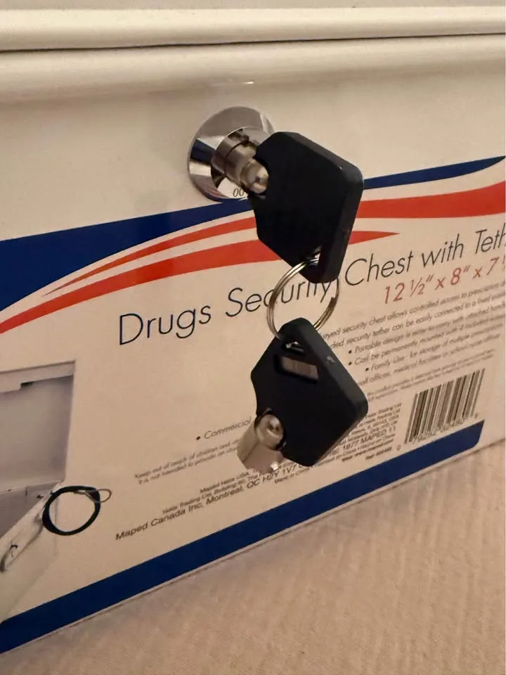 Helix Medicine Security Chest w/ Tether & Keys image indicator(3)