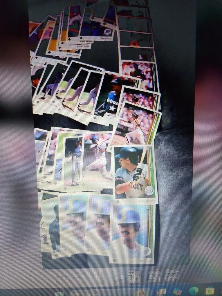 1989 Upperdeck 195 Baseball Cards image indicator(5)