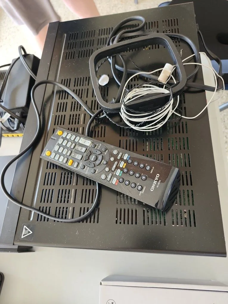 Onkyo 5.1 Channel Av Receiver image indicator(8)