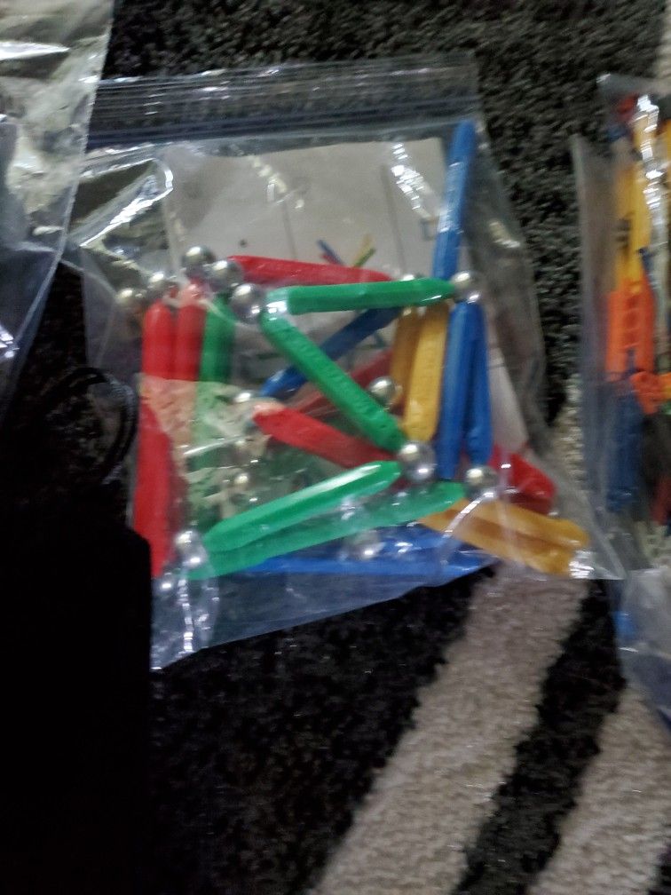 160 Piece Knex, 45 Piece Magtastix, And Magcube