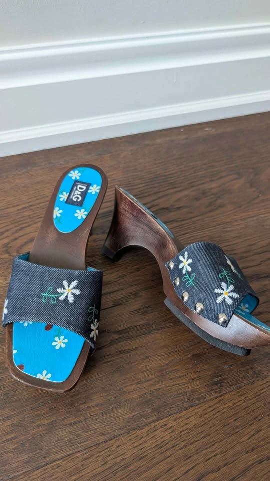 NEW D& G Women’s Denim Slide Heels - Size 8 - photo 2