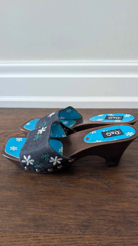 NEW D& G Women’s Denim Slide Heels - Size 8 - photo 3