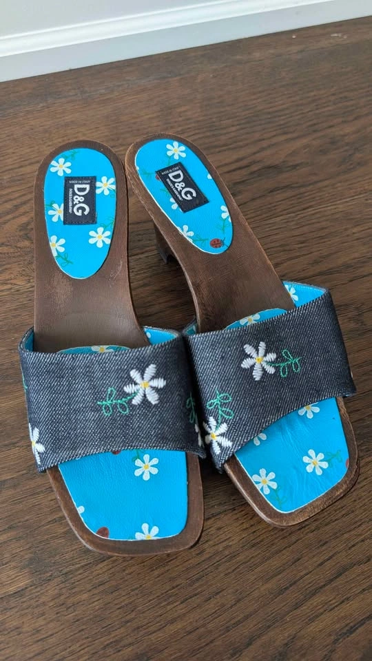 NEW D& G Women’s Denim Slide Heels - Size 8 - photo 5