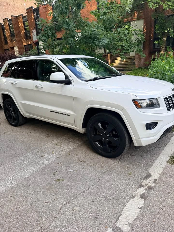 2014 Jeep Grand Cherokee Altitude Sport Utility 4D - photo 4