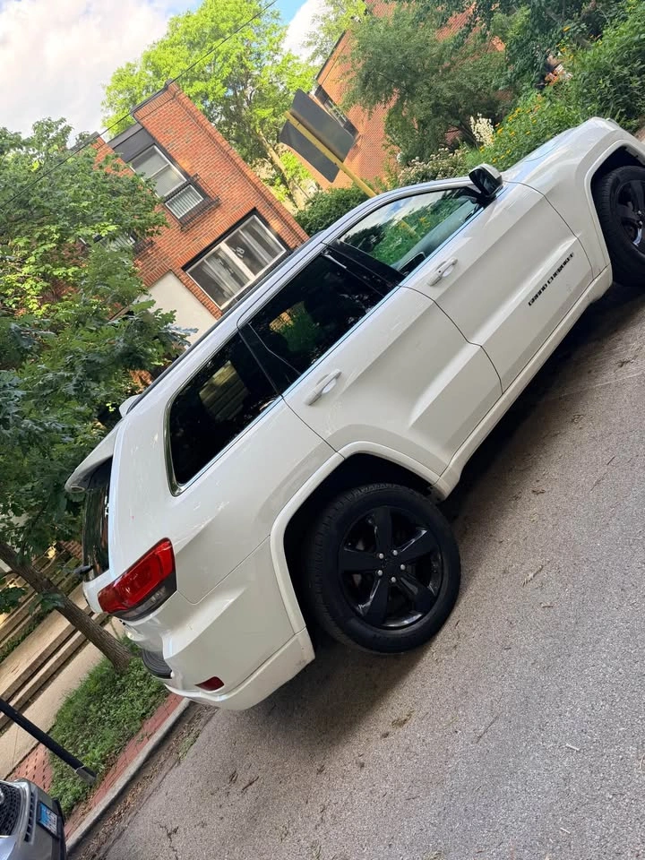 2014 Jeep Grand Cherokee Altitude Sport Utility 4D - photo 5