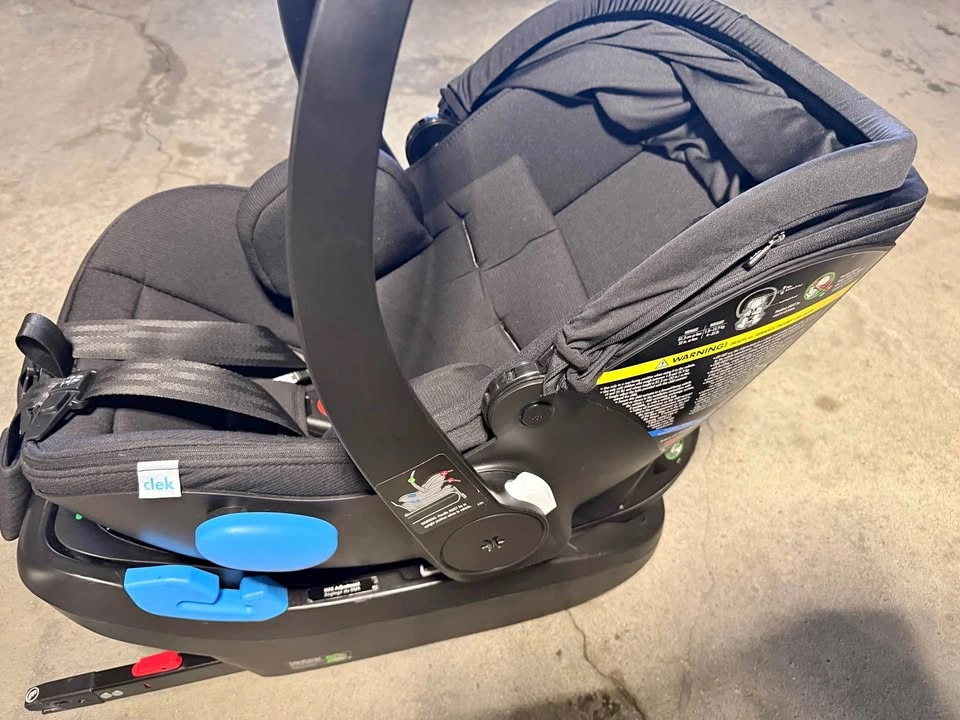 Clek Liing Infant Car Seat with Adjustable Load Leg