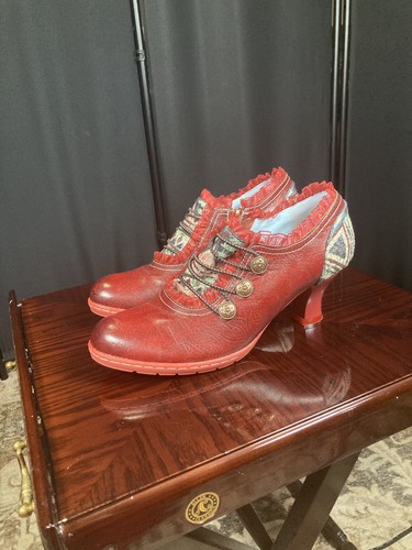 Socofy red leather heels with decorative brass buttons