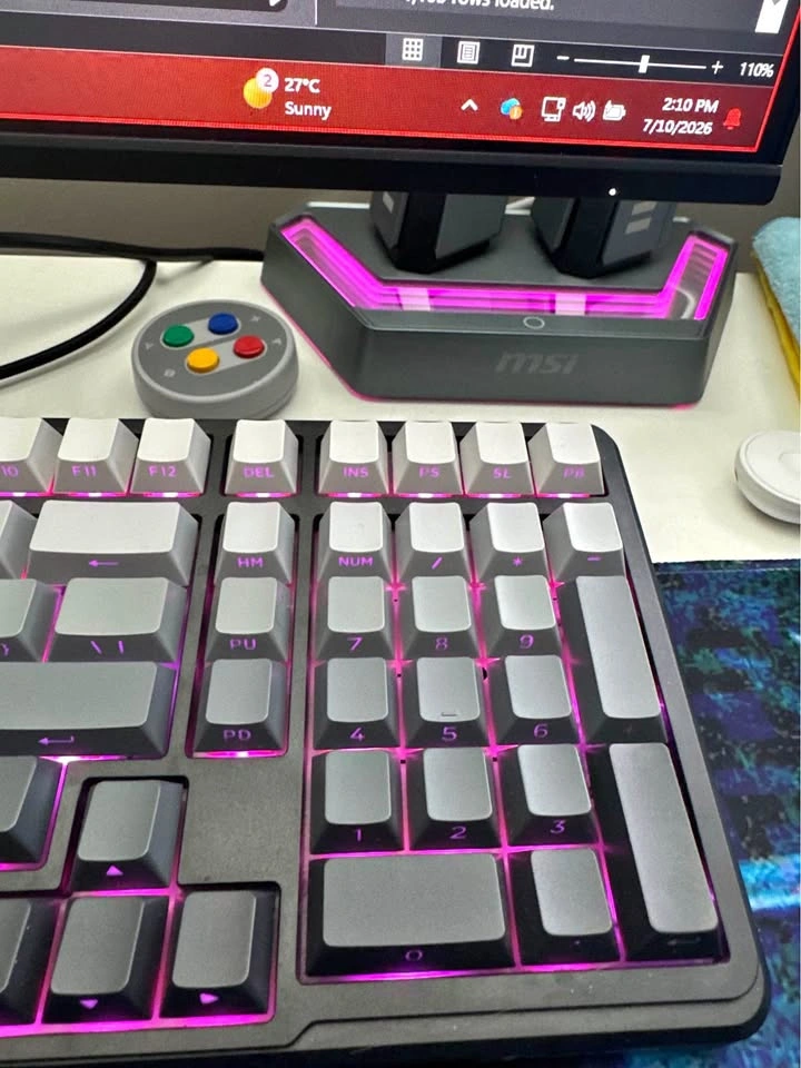 Black and White Keycaps