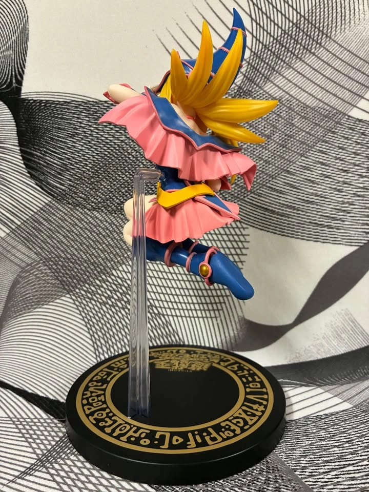 Dark Magician Girl Figure - photo 2
