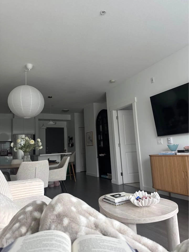 1 Bed 1 Bath - Apartment - photo 3