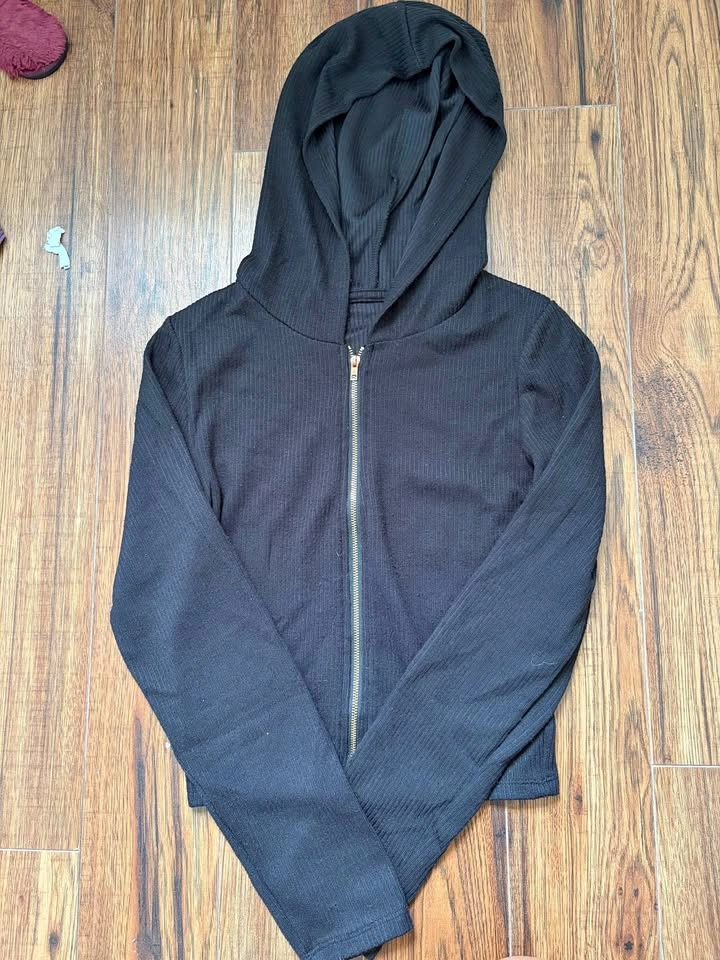 Hooded long sleeve with zipper