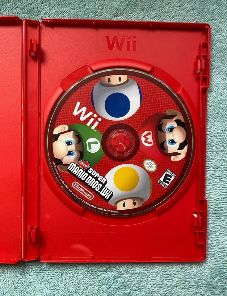 New Super Mario Bros Nintendo Wii - photo 2