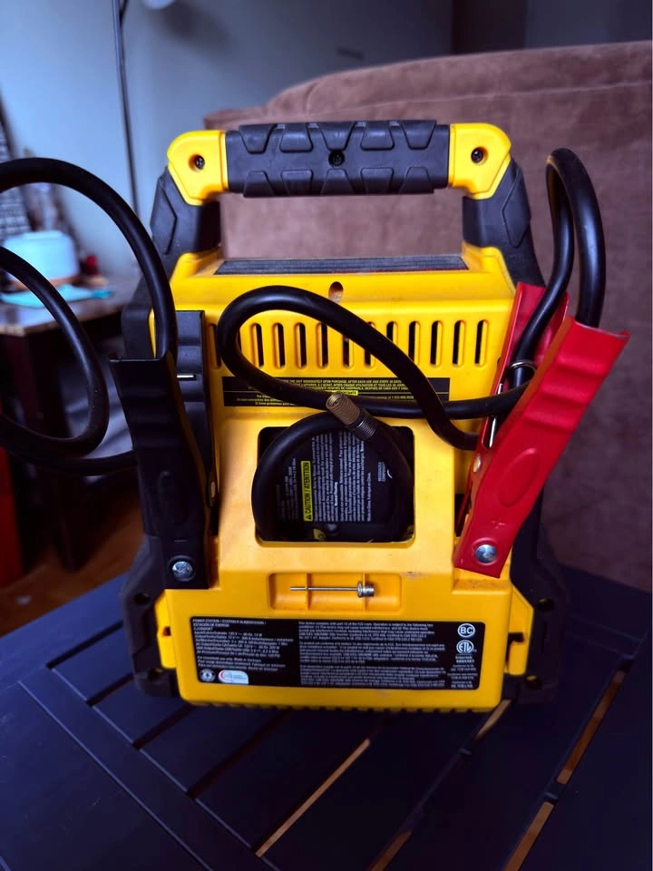 CAT 1200A Battery Booster / Inverter / Air Compressor 120 PSI - photo 3