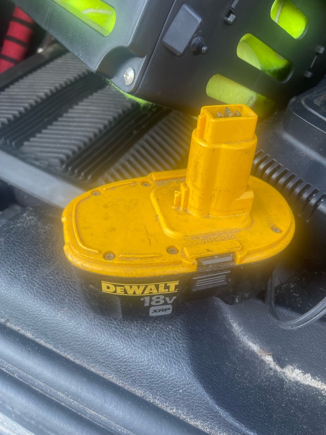 DeWalt 18V Cordless Tool Set - photo 2