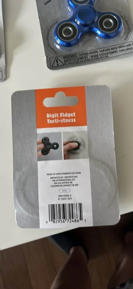 24 fidget spinners ($10 for all) - photo 3