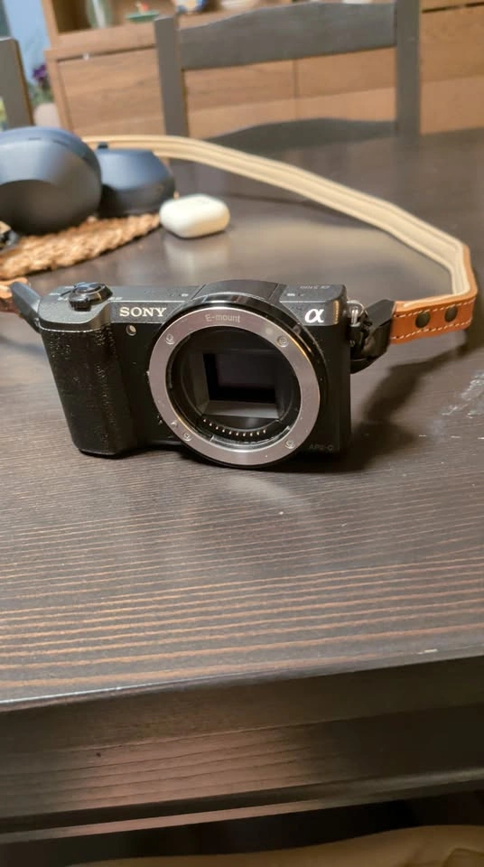 Sony Alpha 5100 Mirrorless Camera Body - photo 2