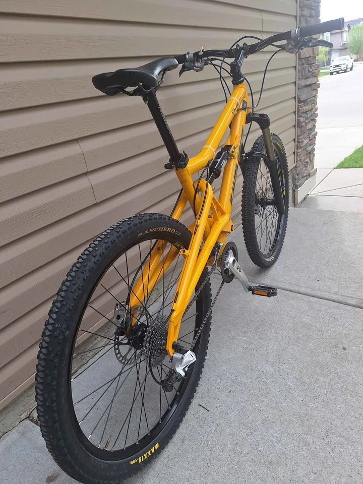 Santa Cruz Bullit 2 full suspension downhill mountain bike - photo 3