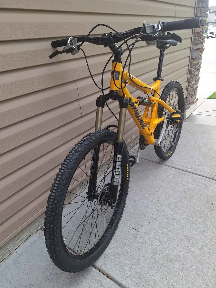 Santa Cruz Bullit 2 full suspension downhill mountain bike - photo 4