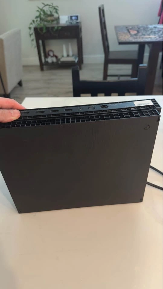 Microsoft Xbox One X Console - photo 3