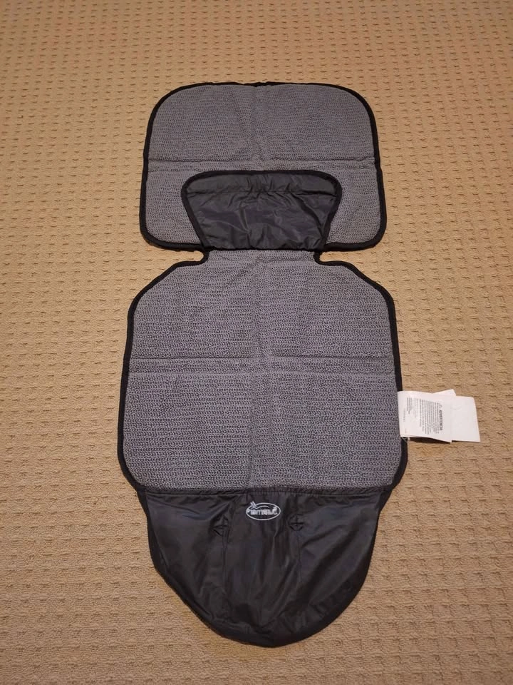 Seat protector for child car seat - photo 2