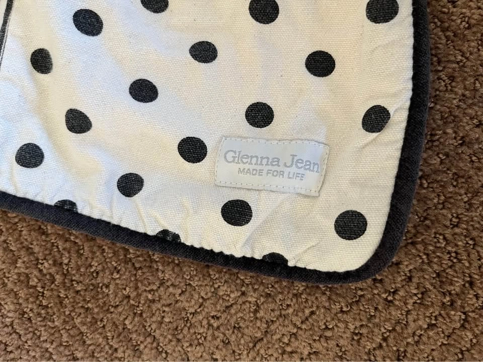 Glenna Jean Crib Blanket and skirt with diaper storage - photo 3