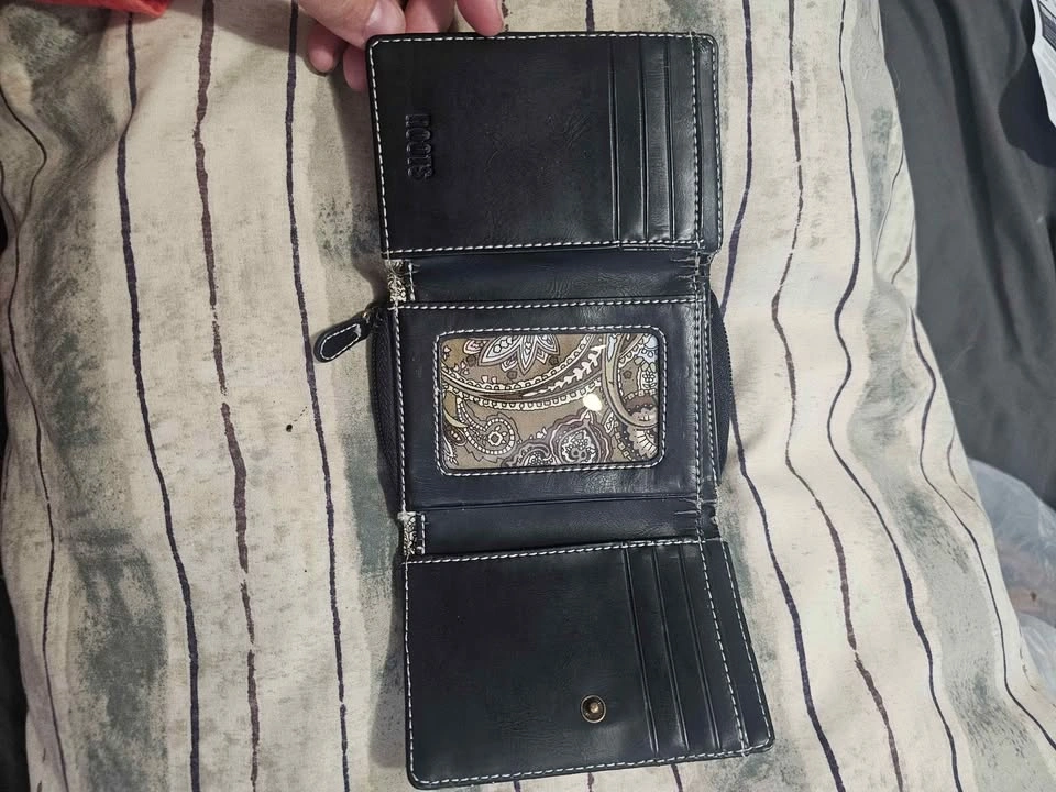 Roots Wallet - photo 2
