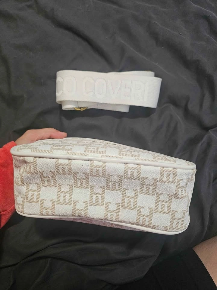 Enrico Coveri EC Monogram Crossbody Bag – White/Cream & Gold - photo 3