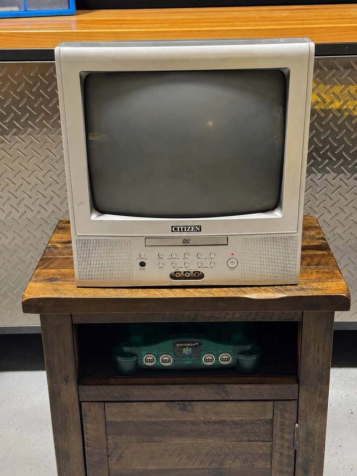 Citizen 13” CRT TV/DVD Combo - photo 4