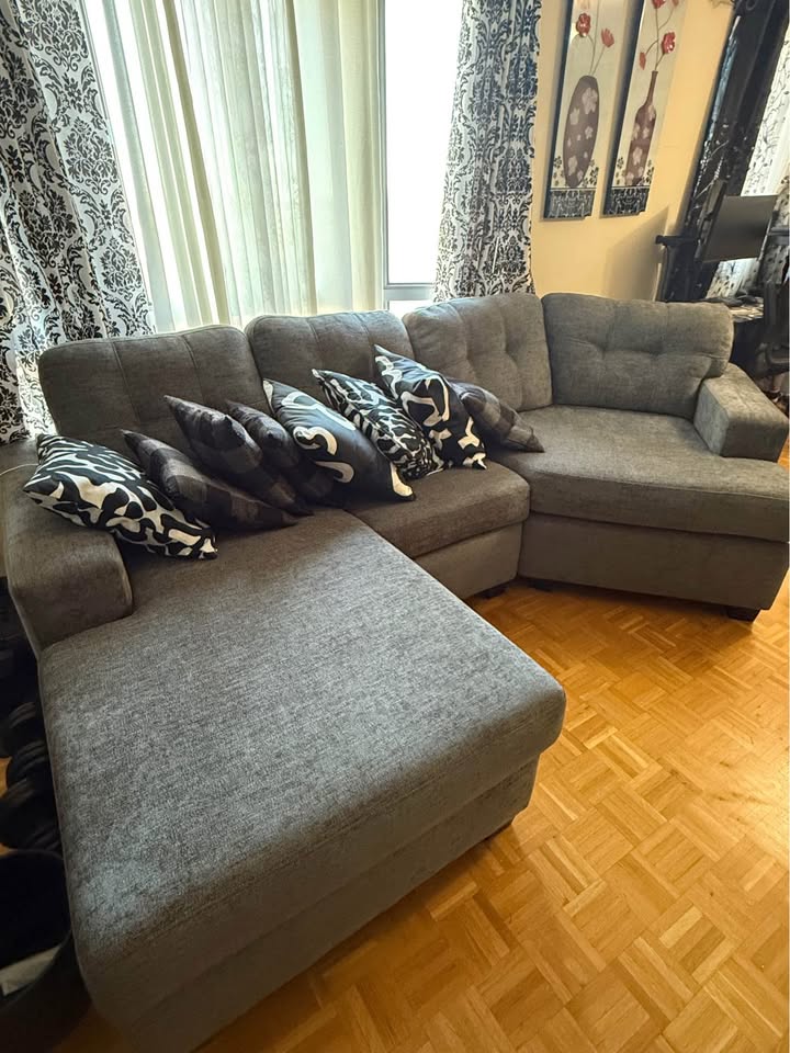 BARELY USED SOFA COUCH 3 SEATER SECTIONAL - photo 2
