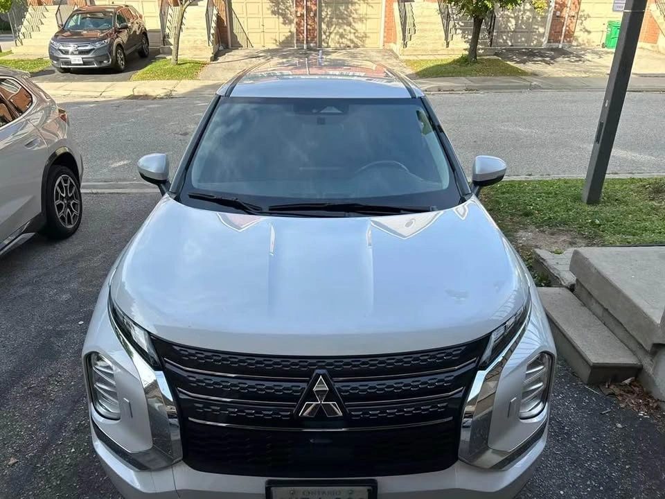 2023 Mitsubishi Outlander ES AWD - photo 2