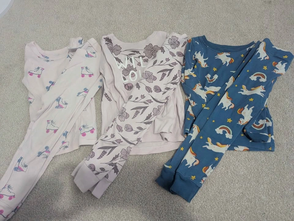 Size 3T - Girls Clothing Bundle - Roots, Gap, Hello Kitty - photo 5