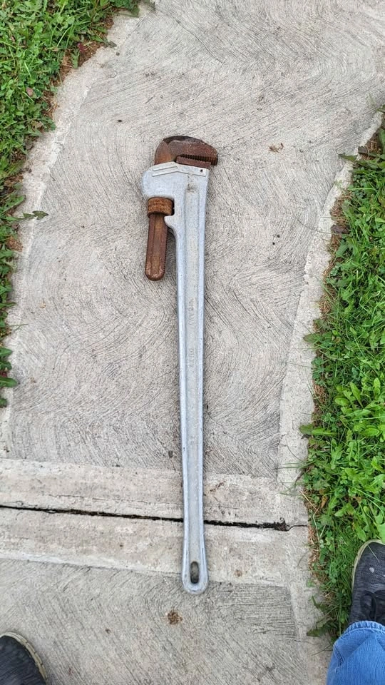 EXTRA LARGE Aluminum Pipe Wrench UltraPro 48" - photo 2